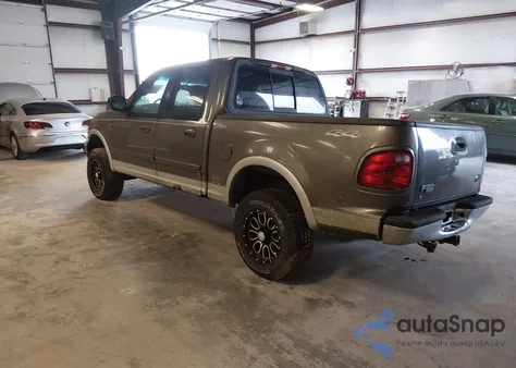 2002 Ford F-150 Lariat/Xlt z USA, uszkodzony, nr VIN 1FTRW08L22KB41910